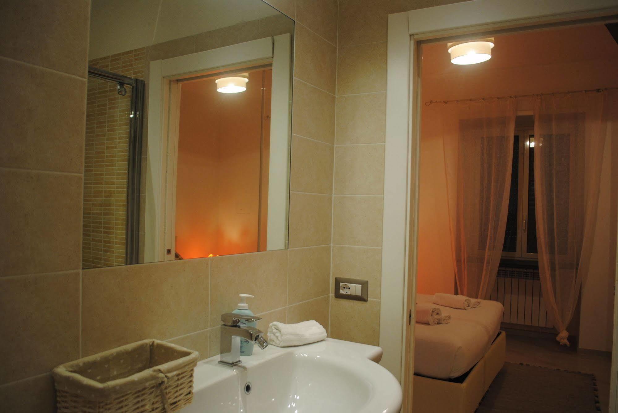 Ciak Holiday House Bed and Breakfast Roma Esterno foto